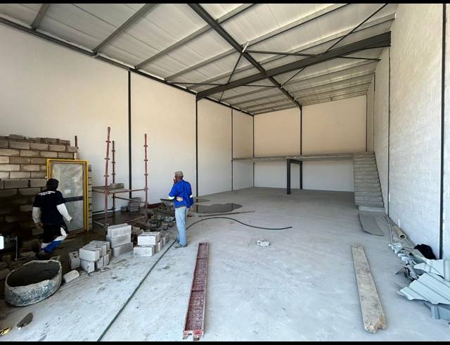240M² WAREHOUSE TO LET IN FISANTEKRAAL